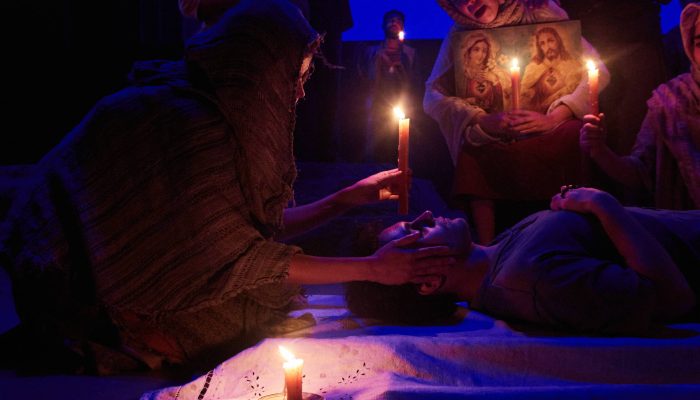 Cena da peça 'Morte e Vida Severina', em cartaz no Sesc Pinheiros, em São Paulo
             -       
        Thiago Gouveia/Divulgação