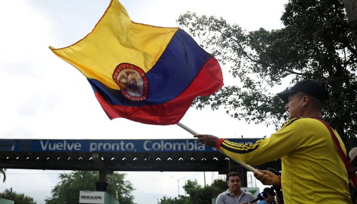 Colômbia prepara estado de emergência após ataques dos EUA - 04/01/2026 - Mundo