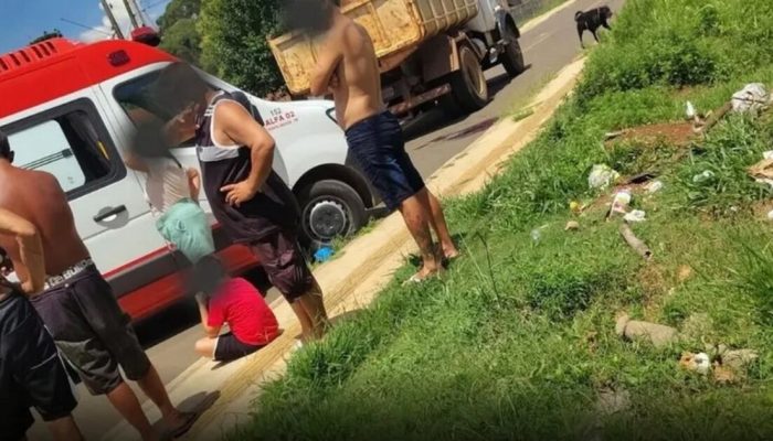 Pedestre tem perna esmagada após ser atropelado por caminhão no PR