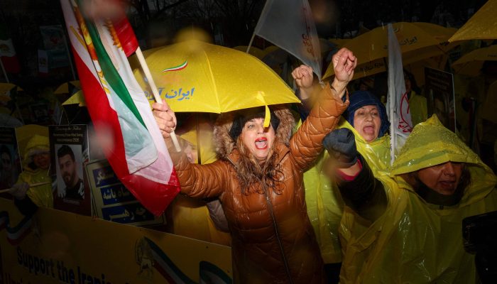 Irã enfrenta protestos contra situação econômica do país. Ao menos 65 pessoas morreram, estima ONG
             -       
        Tom Brenner/Reuters