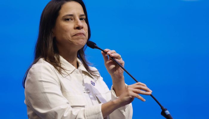 A governadora de Pernambuco, Raquel Lyra, na cerimônia de entrega do selo Compromisso Nacional Criança Alfabetizada, no CICB (Centro Internacional de Convenções)
             -       
        Pedro Ladeira - 10.fev.25/Folhapress