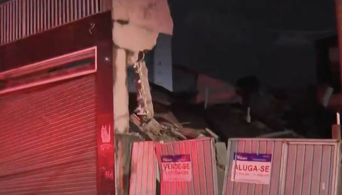 Prédio de quatro andares desaba em Guarulhos, na Grande São Paulo
             -       
        Reprodução/Globonews