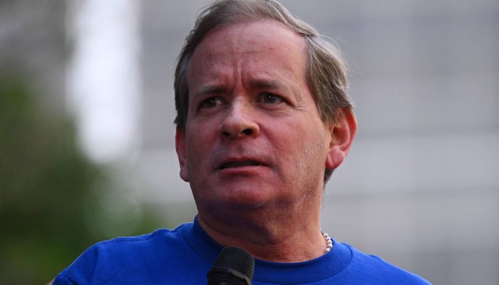 Ex-deputado Juan Pablo Guanipa durante um protesto em Caracas em 9 de janeiro de 2025, meses antes de ser preso
             -       
        Federico Parra - 9.jan.2025/AFP