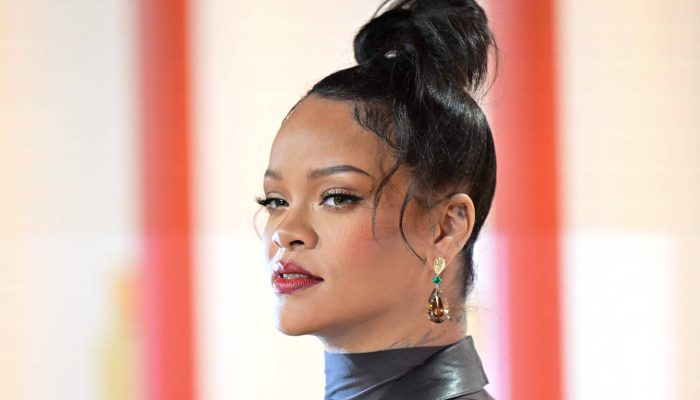 Rihanna: Suspeita é acusada de tentativa de homicídio - 10/03/2026 - Ilustrada