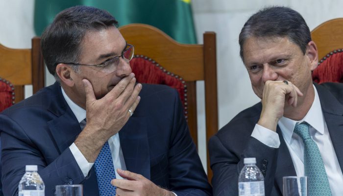 Tarcísio nacionaliza campanha para ajudar Flávio - 14/03/2026 - Painel
