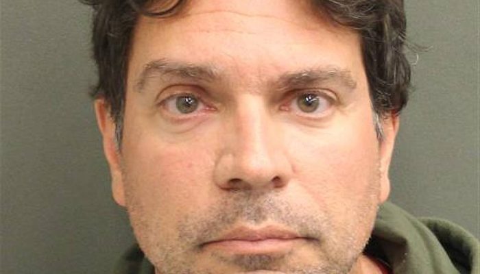 Ficha de detenção do ex-deputado federal Alexandre Ramagem em centro de detenção na Flórida
             -       
        Reprodução/site do Corrections Department Orange County
