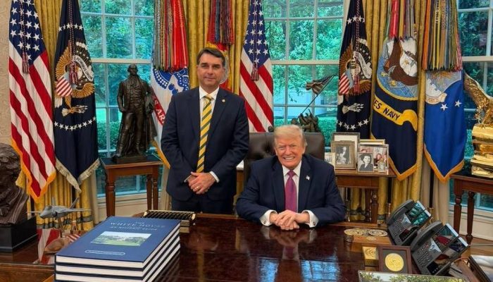 Petistas citam soberania e criticam ida de Flávio a Trump - 27/05/2026 - Política