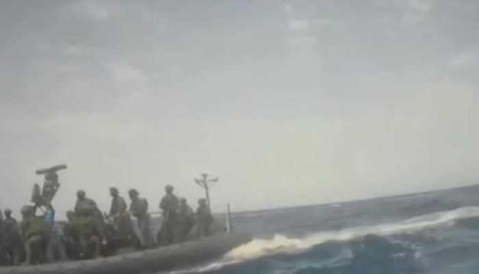 18.mai.2026 - Imagem divulgada pela Flotilha para Gaza mostra interceptação de Israel