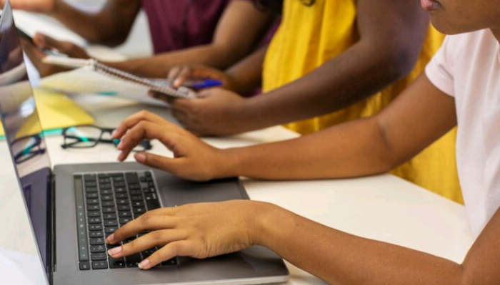 Artigo: Inclusão digital e formação em tecnologia são caminhos para reduzir desigualdades em Campinas - por  Geraldo Barros