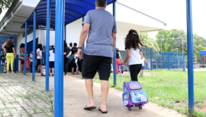 Alunos da rede municipal de Campinas retomam as aulas nesta quarta-feira