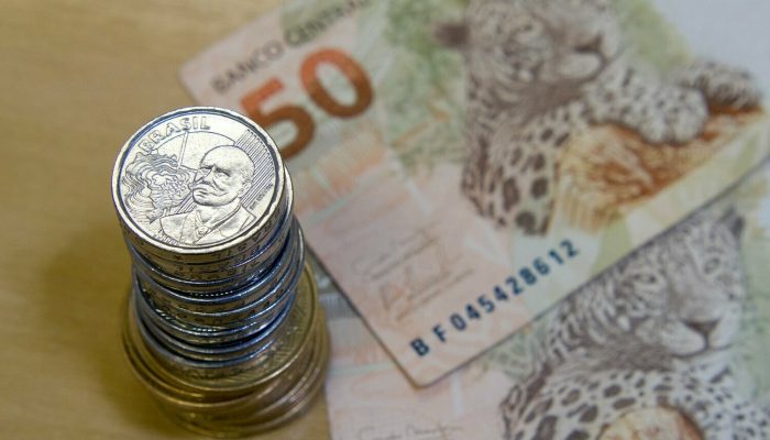 Apenas 11% dos brasileiros conseguiram aumento salarial em 2024, aponta estudo