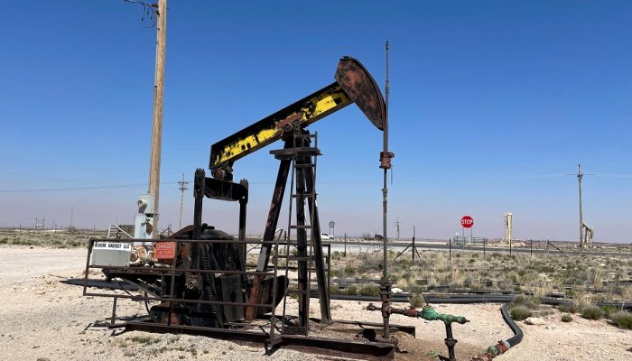 Petróleo cai e WTI bate menor valor desde 2021 com avanço em acordo Rússia-Ucrânia