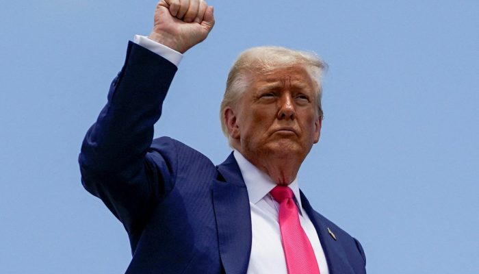 Trump ameaça com a maior tarifa do mundo, volta atrás — e país africano paga o preço | Mundo