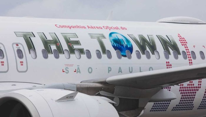The Town: empresa aérea amplia voos para shows de Katy Perry e Travis Scott - 29/05/2025