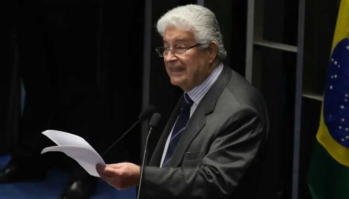 Roberto Requião irá filiar-se ao PDT neste mês - 04/07/2025