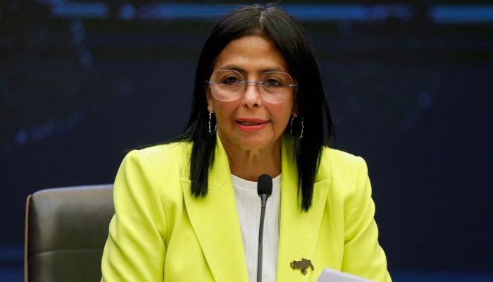 O que diz a Constituição da Venezuela sobre sucessão de poder após queda de Maduro