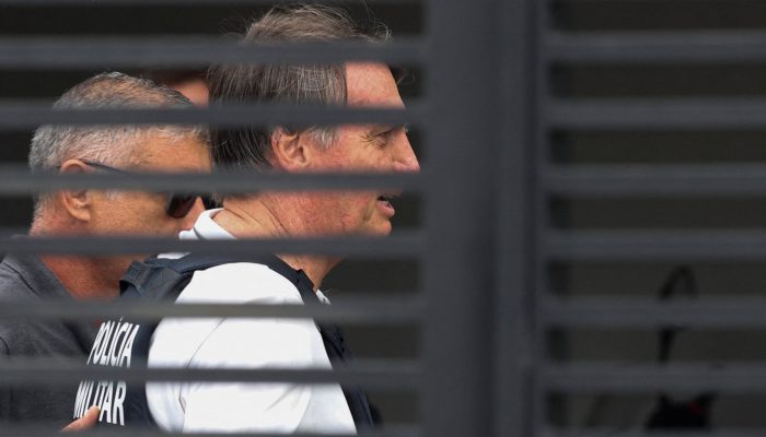 Bolsonaro se queixa de ‘dor intermitente’ no ombro e PGR não se opõe à cirurgia