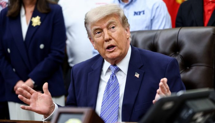 Trump diz que EUA não querem pedágios em Ormuz e vão recuperar urânio do Irã | Mundo