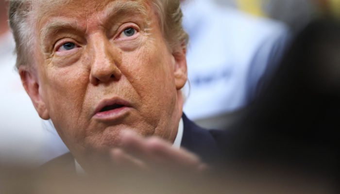Trump diz que não precisa de acordo com Irã para obter o urânio enriquecido do país