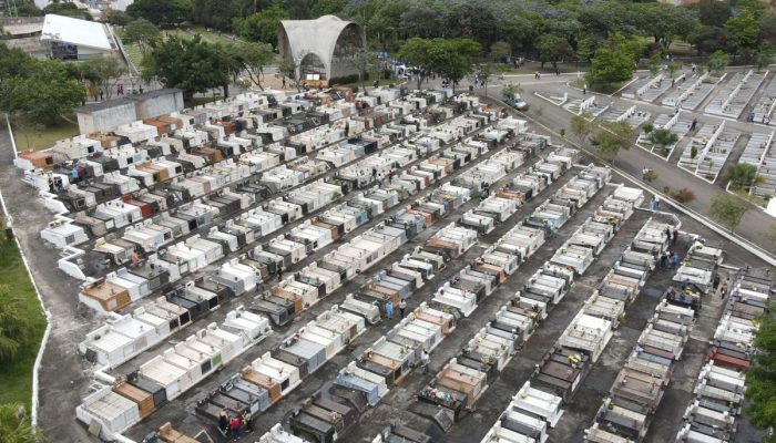 Cemitério Curuça, em Santo André, é um dos destinos FOTO: Celso Luiz/Banco de Dados  Diário do Grande ABC - Notícias e informações do Grande ABC: Santo André, São Bernardo, São Caetano, Diadema, Mauá, Ribeirão Pires e Rio Grande da Serra