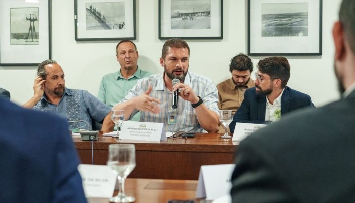 Aroaldo Silva, em destaque no centro (FOTO: Divulgação) Diário do Grande ABC - Notícias e informações do Grande ABC: Santo André, São Bernardo, São Caetano, Diadema, Mauá, Ribeirão Pires e Rio Grande da Serra