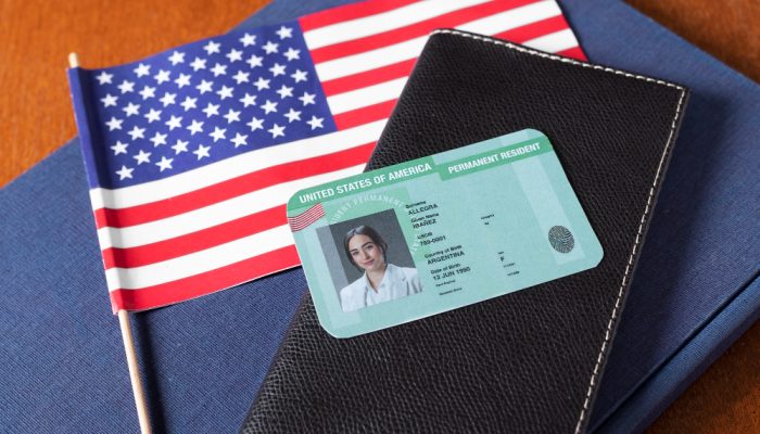 O que se sabe sobre a menina americana de 2 anos deportada para o Brasil?