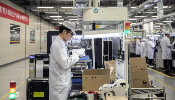 China: atividade industrial entra em contração em maio