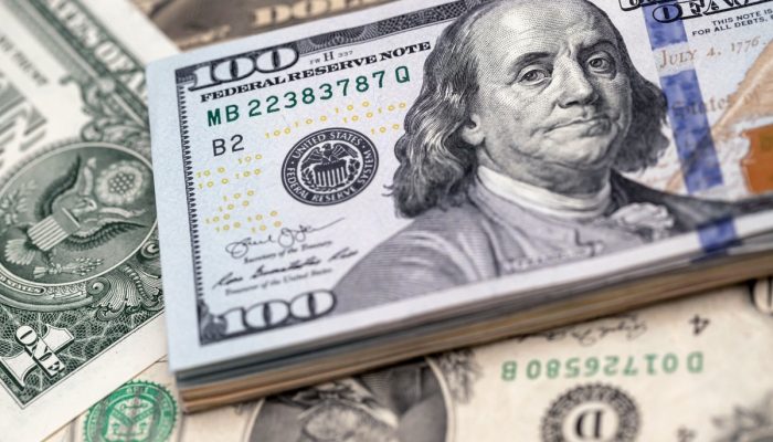 Dólar global ensaia recuperação após mínima em três anos | Intraday