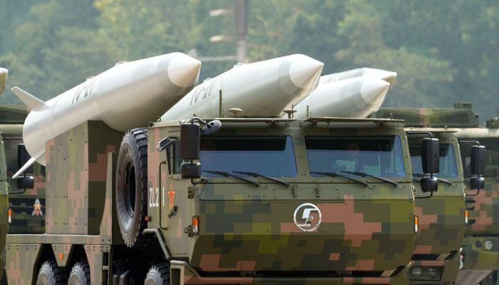 Sob pressão anticorrupção, setor militar chinês registra queda de receita | Mundo