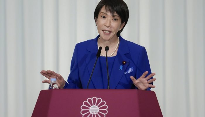 Primeira-ministra do Japão planeja cortes de impostos para estimular investimentos | Mundo