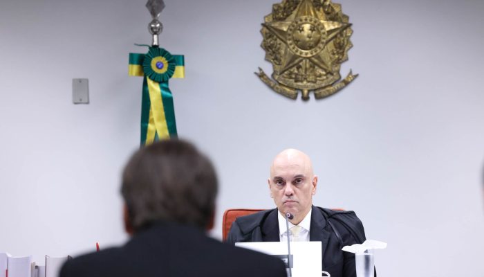 Evento com embaixadores foi marco do “entreguismo” e do plano golpista, diz Moraes