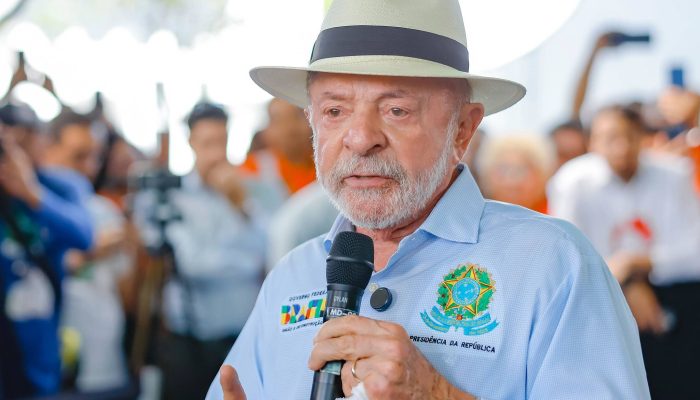 “Está cheio de nego maluco no mundo”, diz Lula ao citar Trump e a Groenlândia