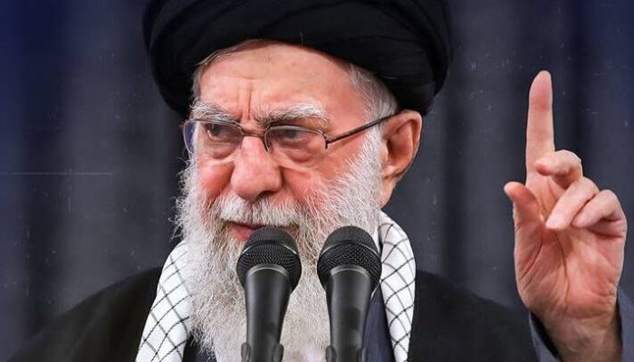 Com morte de Khamenei, Irã forma conselho de governo com aiatolá Arafi