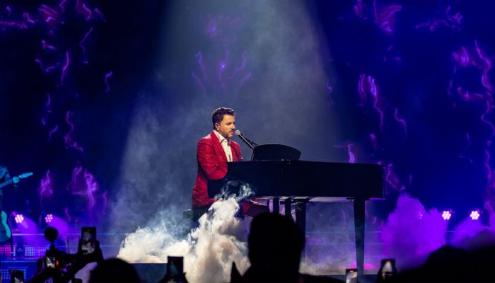 Maurício Manieri apresenta 'Classics - Super Hits' na Vibra São Paulo