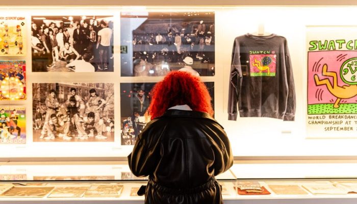 Exposição no Sesc 24 de Maio convida para experiência sensorial sobre o Hip-Hop em São Paulo