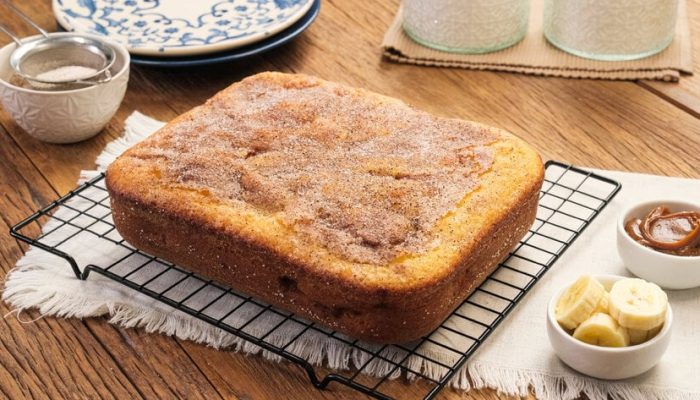Receita de Bolo de Banana com Doce de Leite cremoso e fofinho