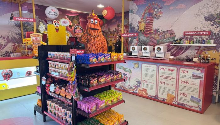 Personalize seus lámens na Miojolândia, a Pop-up da NISSIN que acaba de chegar à Liberdade