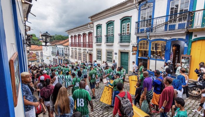 10 destinos brasileiros que prometem bombar no Carnaval 2026
