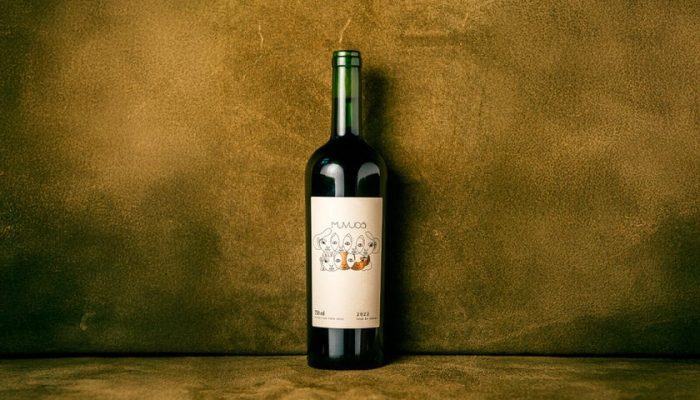 Rosewood São Paulo lança vinho tinto exclusivo Muvuca, criado em parceria com a Casa Tés