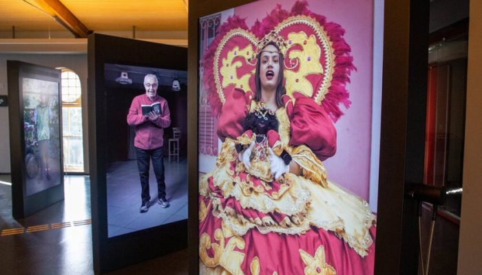 Carnaval no Museu da Língua Portuguesa tem bloco boliviano e visita especial que destaca mulheres no samba