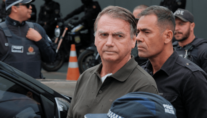 Bolsonaro prepara lista de pré-candidatos do PL ao Senado e governos