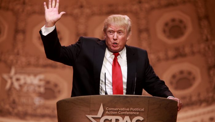 Celso de Mello elogia artigo contra 'tarifaço' de Donald Trump