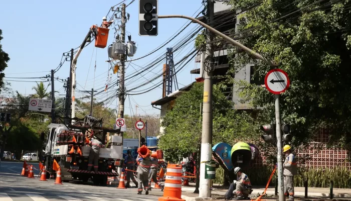 Justiça manda Enel restabelecer energia elétrica em SP em 12 horas