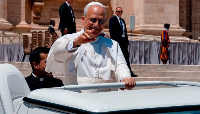 Fotógrafo da região de Campinas registra o papa Leão XIV no Vaticano: ‘Um gesto simples, quase despercebido’