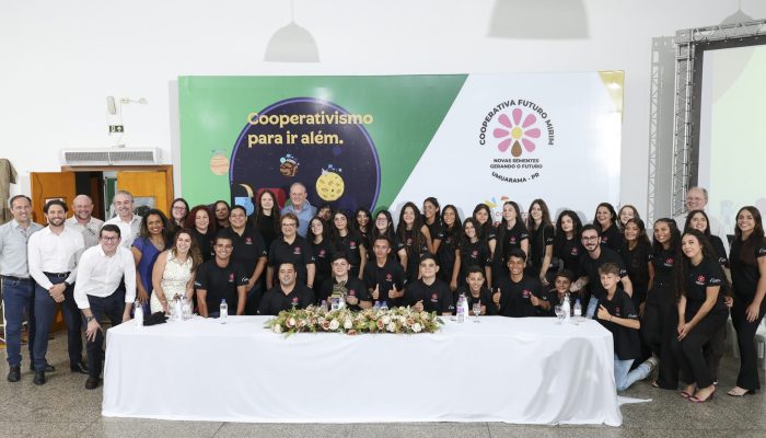 Sicredi lança cooperativa escolar e avança na educação com os jovens de Umuarama (PR)