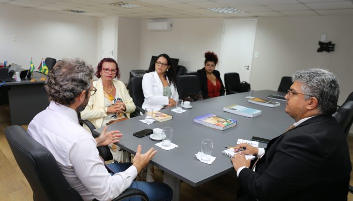 Promoção de trabalho digno para pessoas em situação de vulnerabilidade é tema de reunião no MPT-SE