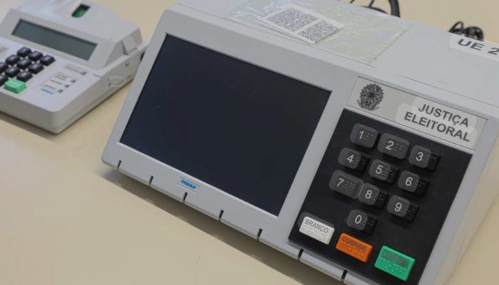 Pesquisa Datafolha mostra que 57% se dizem a favor de permitir reeleição