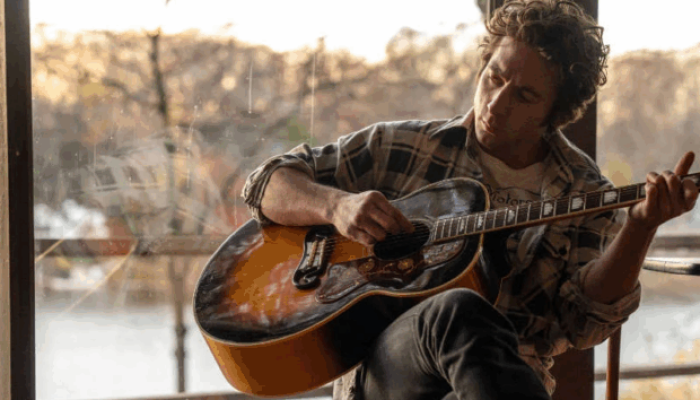 Cinebiografia de Bruce Springsteen retrata fase sombria na vida do cantor durante produção do álbum “Nebraska”