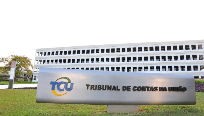 Juiz veta devolução retroativa de valore de servidores aposentados