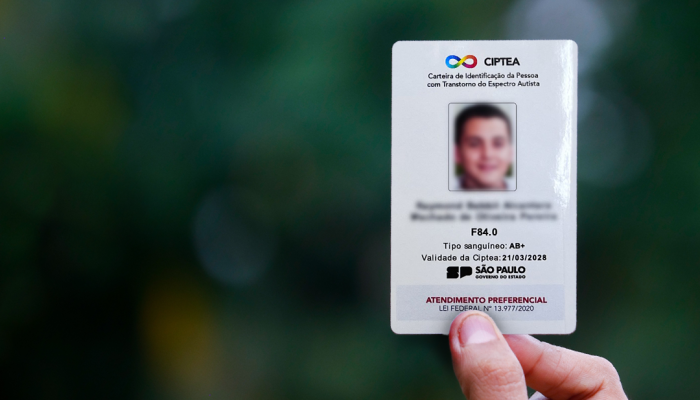 Inclusão: SP encerra ano com mais de 130 mil carteiras de identificação emitidas para pessoas com TEA